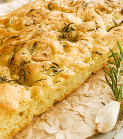 Focaccia με σκόρδο και θυμάρι