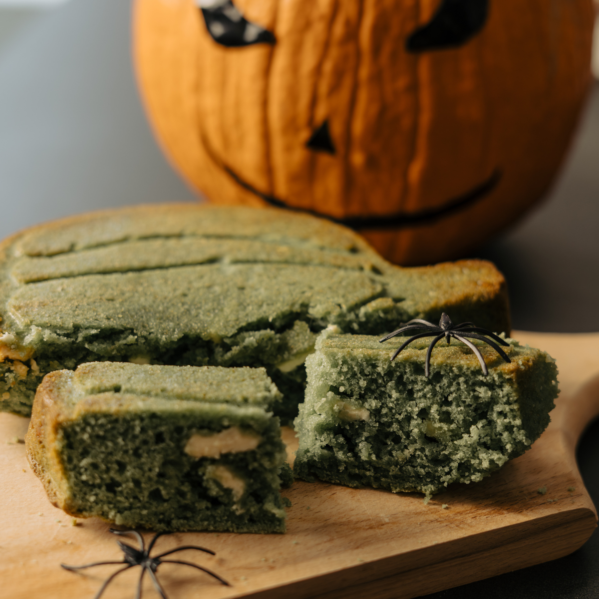 Halloween Matcha Blondies με κεφίρ