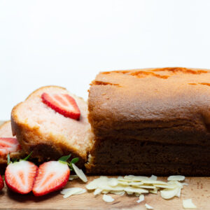 Cake γεμιστό με φράουλα 1.100γρ.